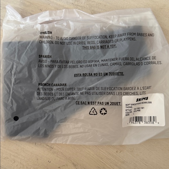 Skims Soft Smoothing Seamless Thong Eclipse M NWT in packaging - Picture 7 of 7